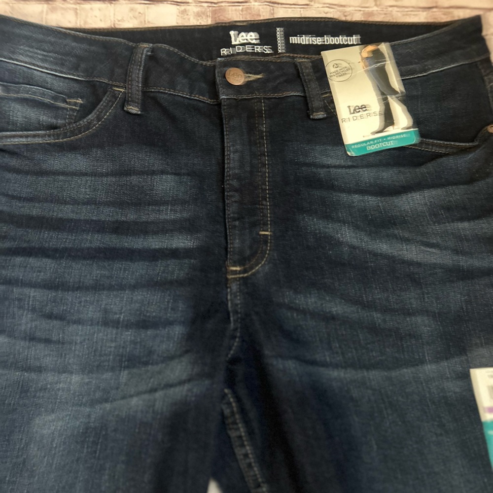 Women’s Lee Riders Mid Rise Boot Cut Jeans - Picture 2 of 3
